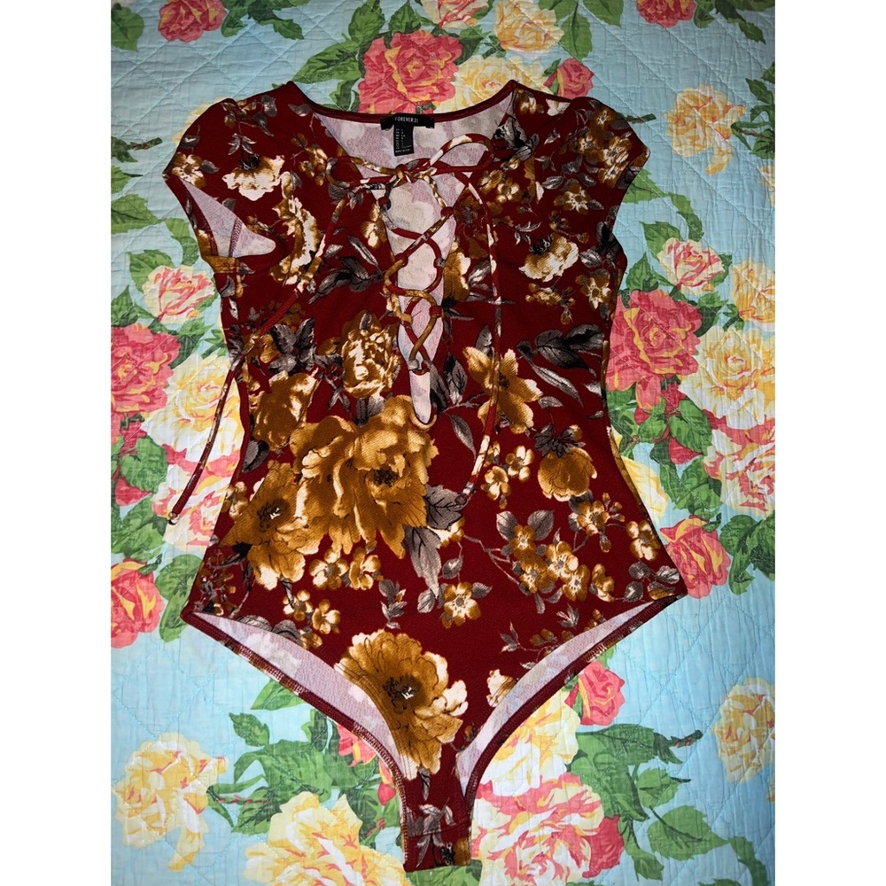 Red floral lace up bodysuit size large